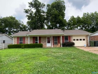 3310 Village Drive SW, Huntsville, AL 35805