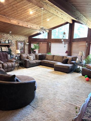 1600 Mc Minn, Mount Pleasant, TX 75455