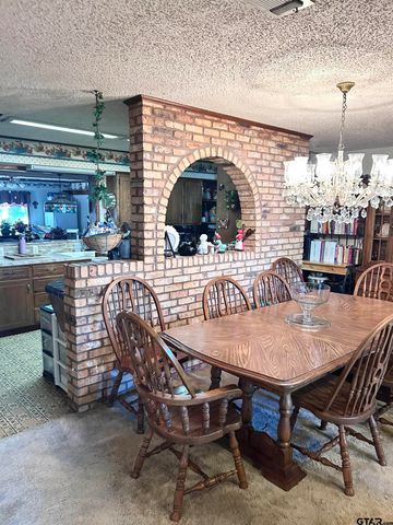 1600 Mc Minn, Mount Pleasant, TX 75455