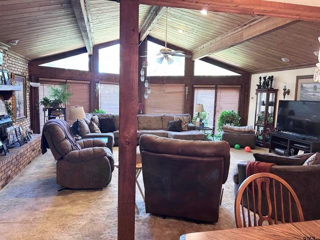 1600 Mc Minn, Mount Pleasant, TX 75455