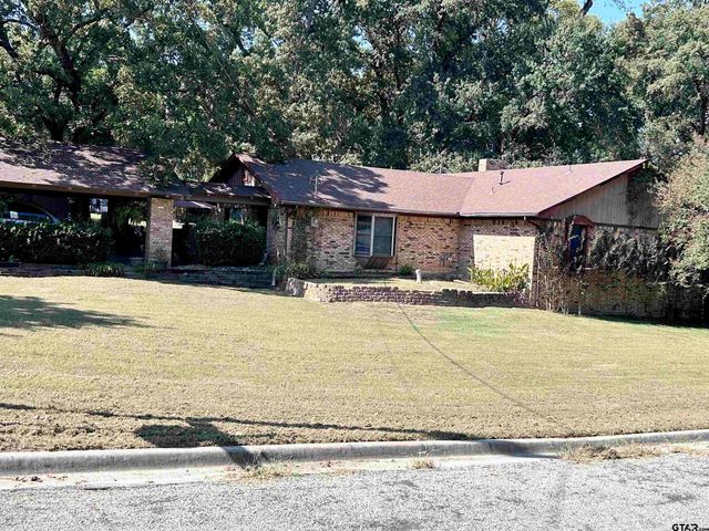 1600 Mc Minn, Mount Pleasant, TX 75455