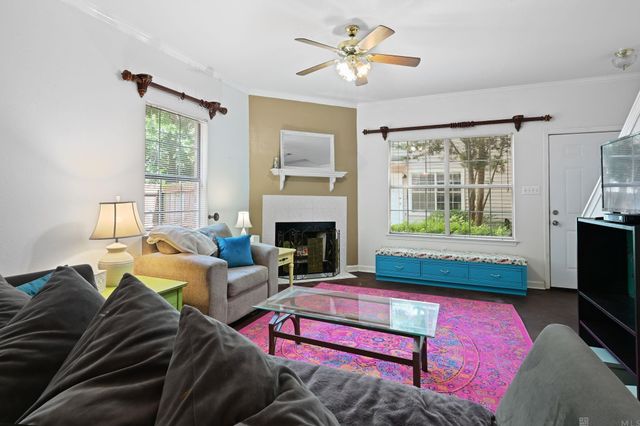4146 Jefferson Woods Dr, Baton Rouge, LA 70809