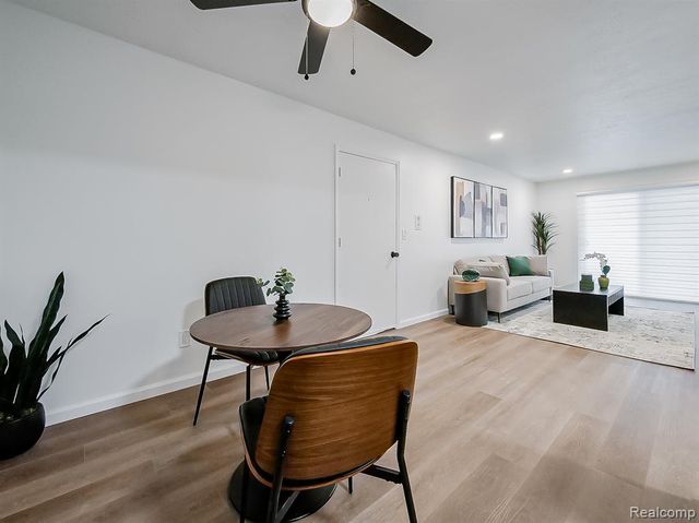 40335 Plymouth Road 104, Plymouth, MI 48170