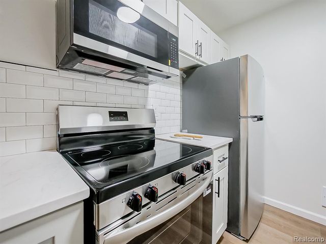 40335 Plymouth Road 104, Plymouth, MI 48170