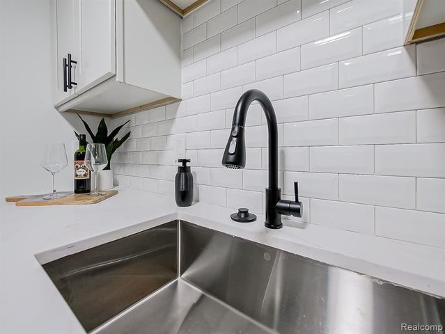 40335 Plymouth Road 104, Plymouth, MI 48170