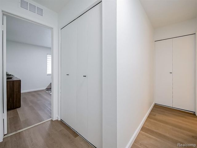 40335 Plymouth Road 104, Plymouth, MI 48170