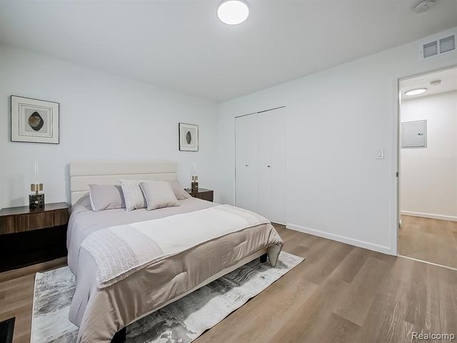 40335 Plymouth Road 104, Plymouth, MI 48170