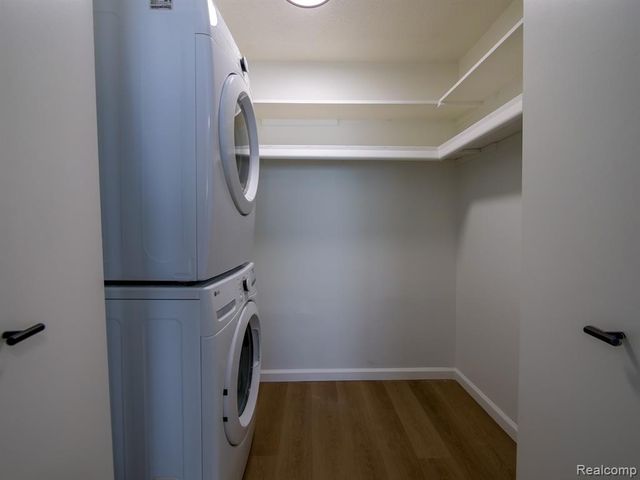 40335 Plymouth Road 104, Plymouth, MI 48170