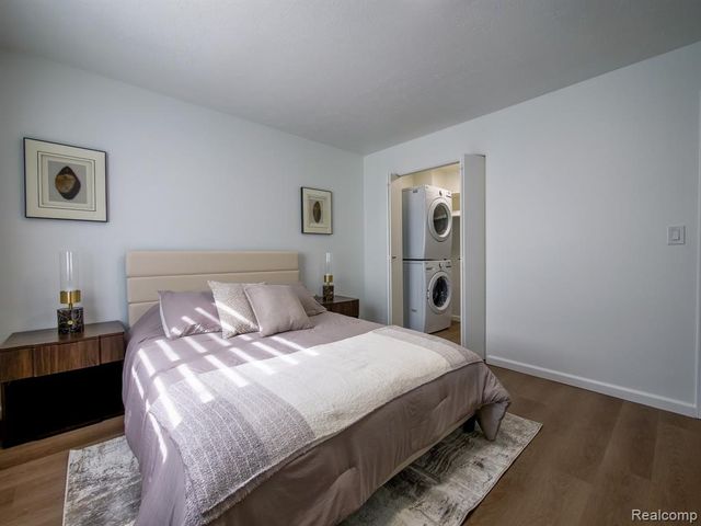 40335 Plymouth Road 104, Plymouth, MI 48170