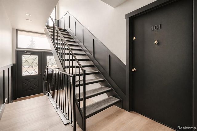 40335 Plymouth Road 104, Plymouth, MI 48170