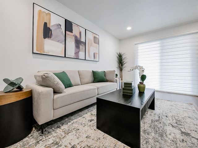 40335 Plymouth Road 104, Plymouth, MI 48170