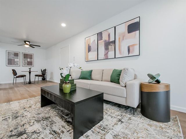 40335 Plymouth Road 104, Plymouth, MI 48170