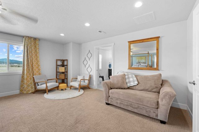 19631 E Buckeye Ave, Otis Orchards, WA 99027