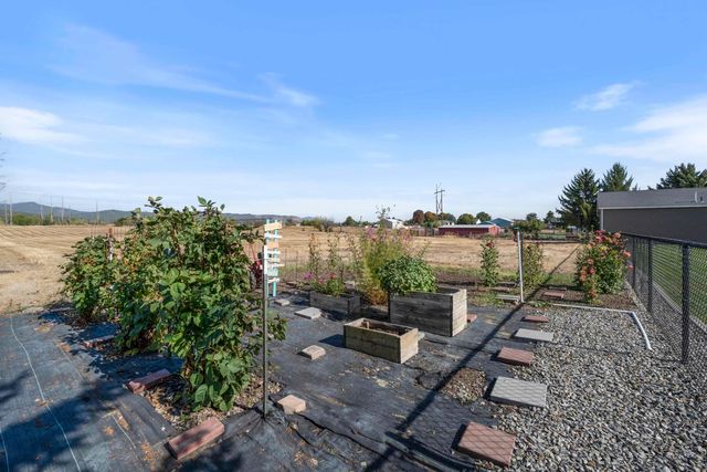 19631 E Buckeye Ave, Otis Orchards, WA 99027