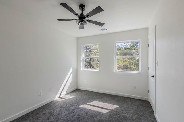 106 Heleakala DR, Bastrop, TX 78602