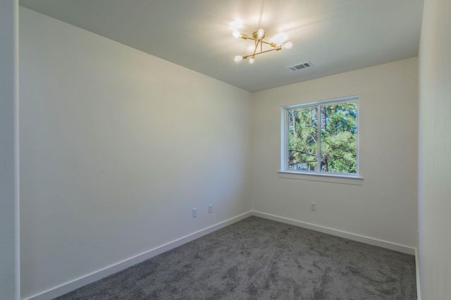 106 Heleakala DR, Bastrop, TX 78602