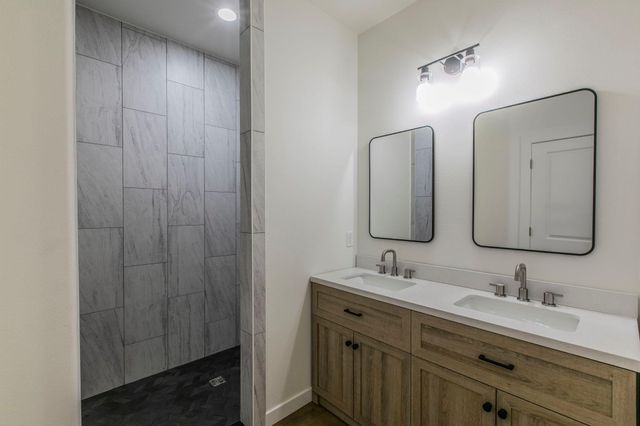 106 Heleakala DR, Bastrop, TX 78602