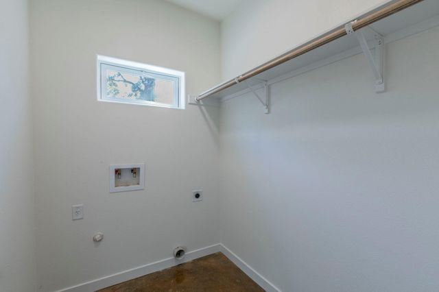 106 Heleakala DR, Bastrop, TX 78602