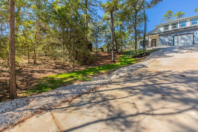 106 Heleakala DR, Bastrop, TX 78602