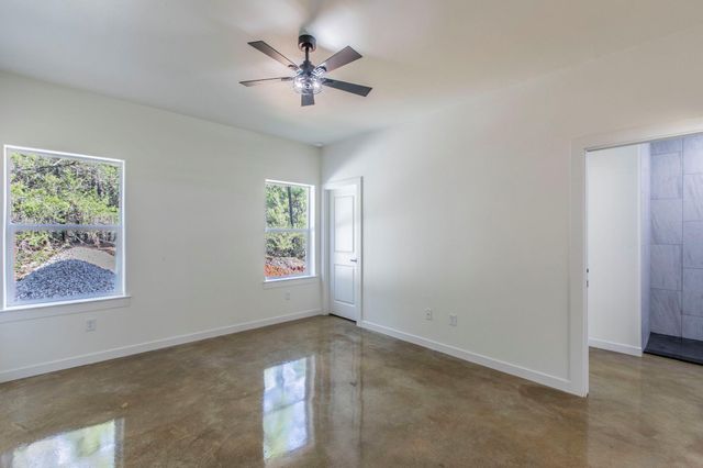 106 Heleakala DR, Bastrop, TX 78602