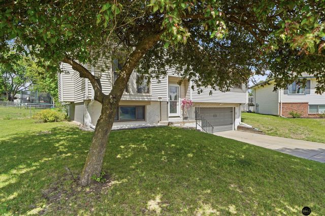 6130 W Beal Circle, Lincoln, NE 68521