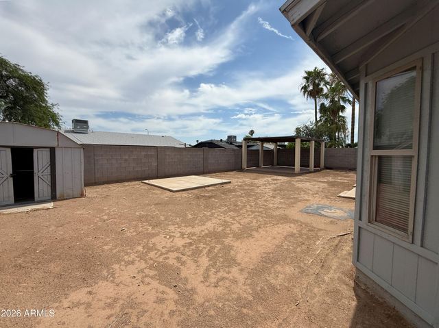 10921 W Sells Drive, Phoenix, AZ 85037