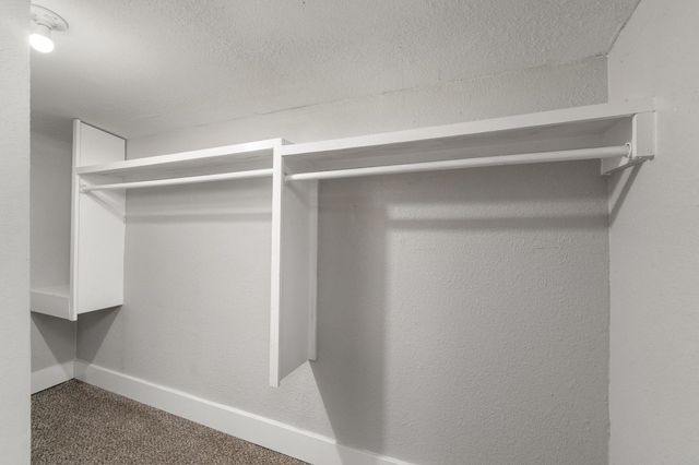 527 S Riverview Ave, Derby, KS 67037