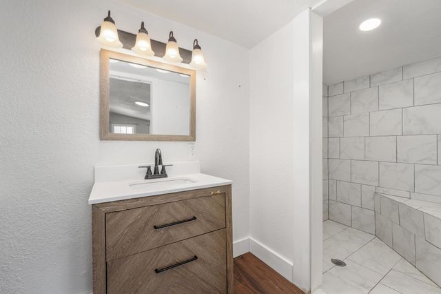 527 S Riverview Ave, Derby, KS 67037