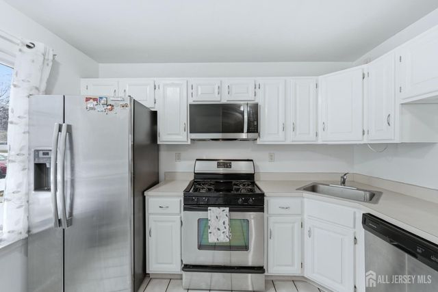 334 mcdowell Drive, East Brunswick, NJ 08816