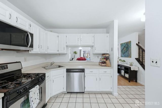 334 mcdowell Drive, East Brunswick, NJ 08816