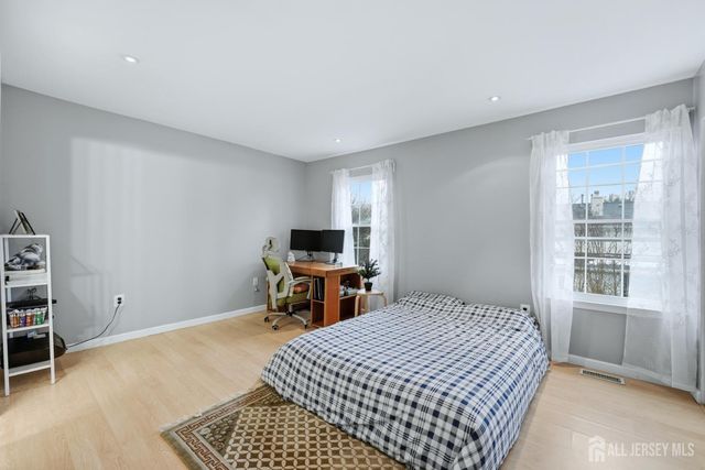 334 mcdowell Drive, East Brunswick, NJ 08816