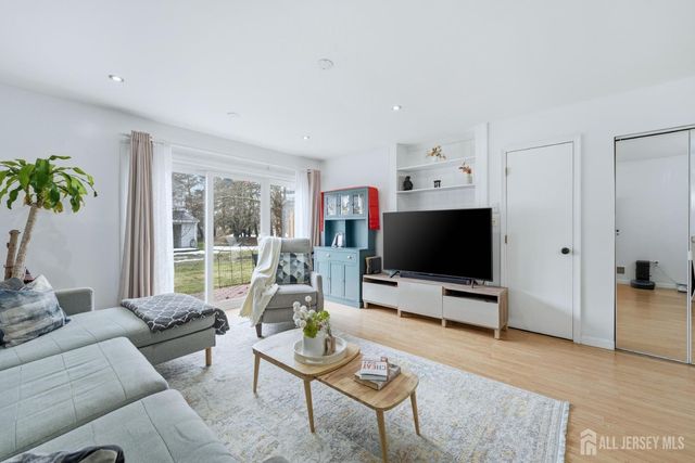 334 mcdowell Drive, East Brunswick, NJ 08816