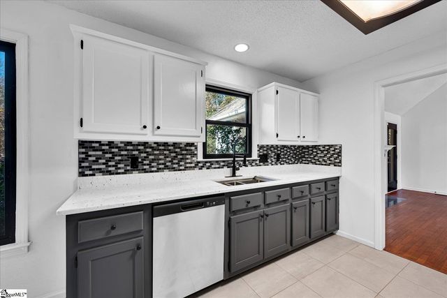 6 W Fairgate Court, Simpsonville, SC 29680