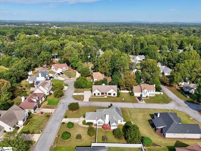 6 W Fairgate Court, Simpsonville, SC 29680