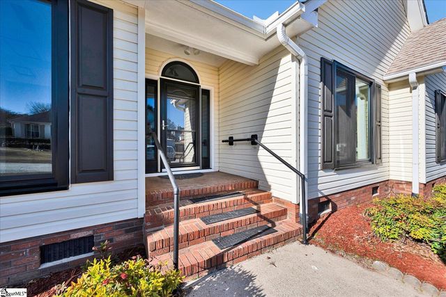 6 W Fairgate Court, Simpsonville, SC 29680