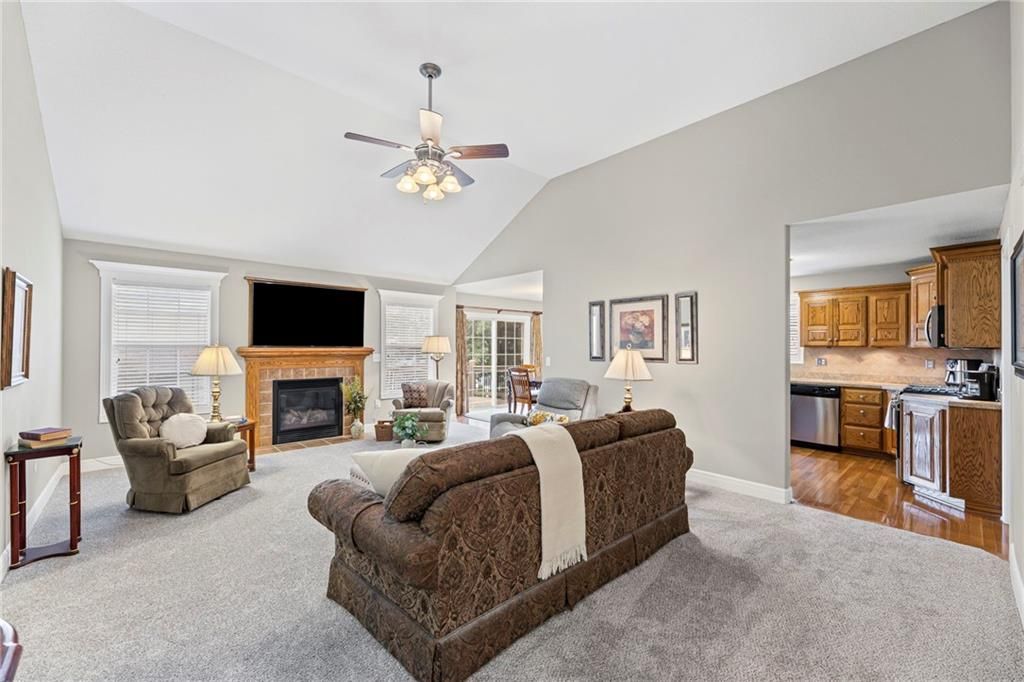 15423 Juniper Lane, Basehor, KS 66007