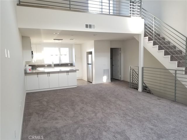 5621 N Bella Blanco Drive, North Hollywood, CA 91601