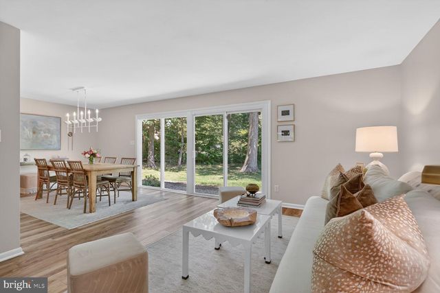 11201 WEDGE DR, Reston, VA 20190