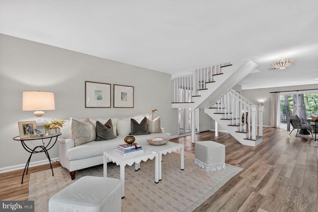 11201 WEDGE DR, Reston, VA 20190