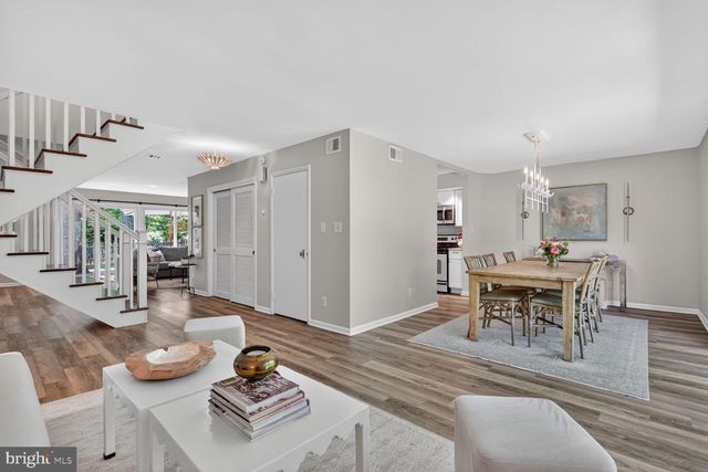 11201 WEDGE DR, Reston, VA 20190