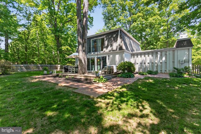 11201 WEDGE DR, Reston, VA 20190