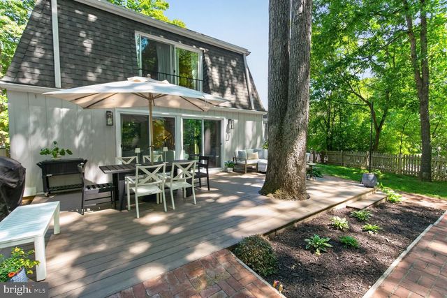11201 WEDGE DR, Reston, VA 20190