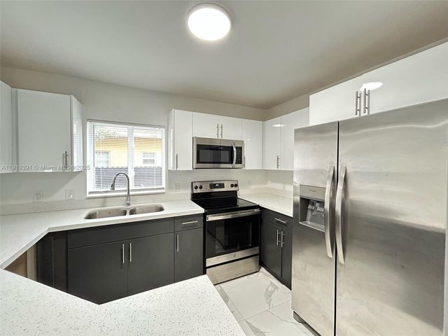 116 NW 10th St A, Hallandale Beach, FL 33009