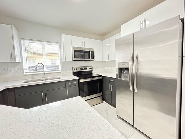 116 NW 10th St A, Hallandale Beach, FL 33009