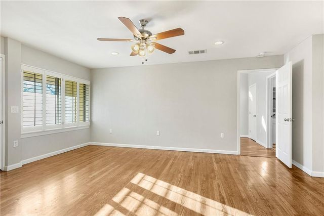 108 E Skyview RD, Austin, TX 78752