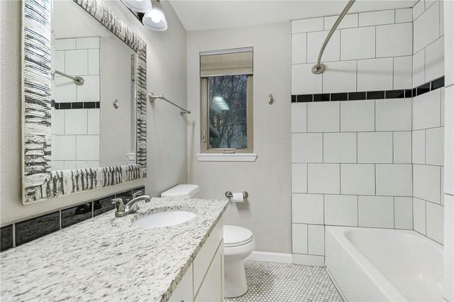 108 E Skyview RD, Austin, TX 78752