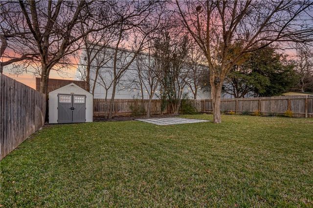 108 E Skyview RD, Austin, TX 78752