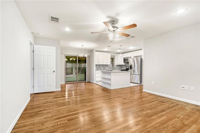 108 E Skyview RD, Austin, TX 78752