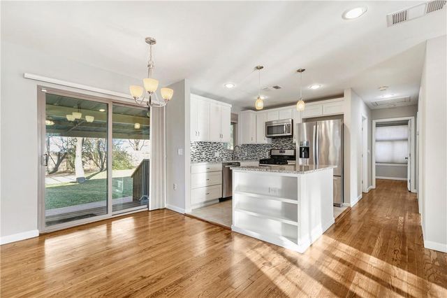 108 E Skyview RD, Austin, TX 78752