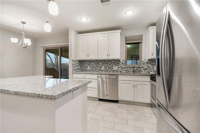 108 E Skyview RD, Austin, TX 78752